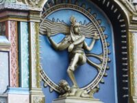 Spannungsfeld Yoga und Religion